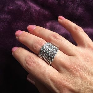 Ring size 9-but it should be an 8